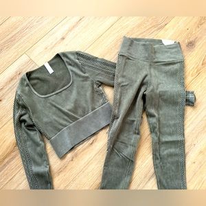 Offline by Aerie Seamless Cable Leggings and Square Neck Crop Top - Size M